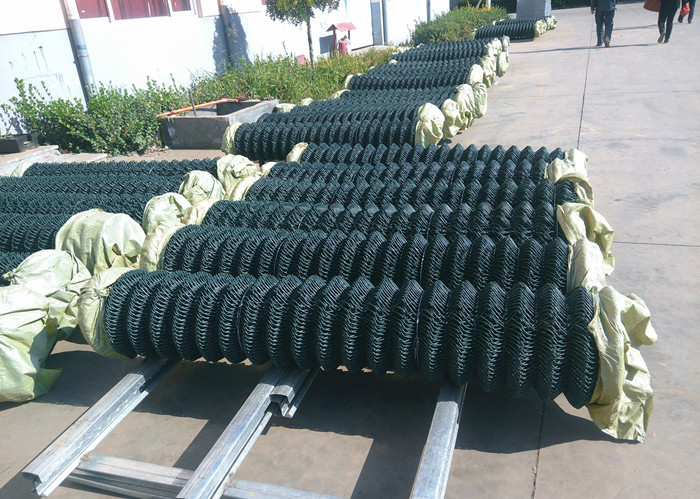 Customized Hexagonal Diamond Pvc Coated Cyclone Iron Wire Mesh Metal Netting Panel Galvanized Industry Chain Link Fence