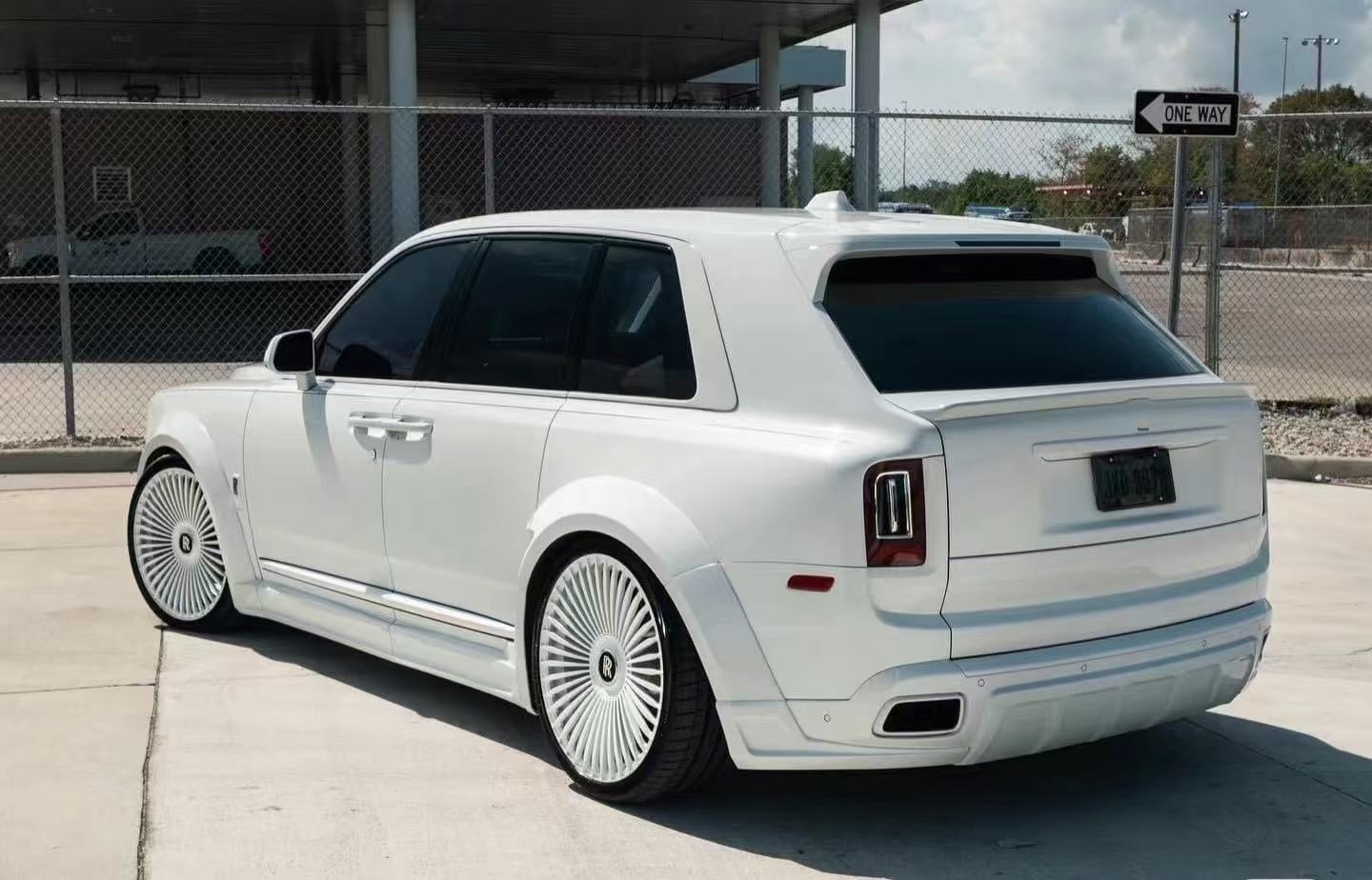 Black Cullinan Rolls Royce Body Kit NT Style Front And Rear Bumper Widebody Kit