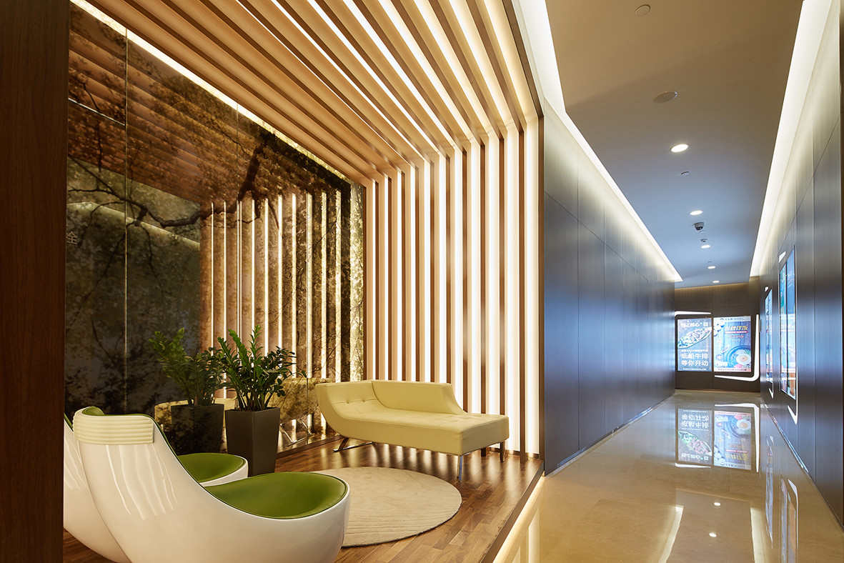 2.5MM PVDF Coating Luxury Gold Metal Ceiling Panels For Shopping Mall Commercial Building