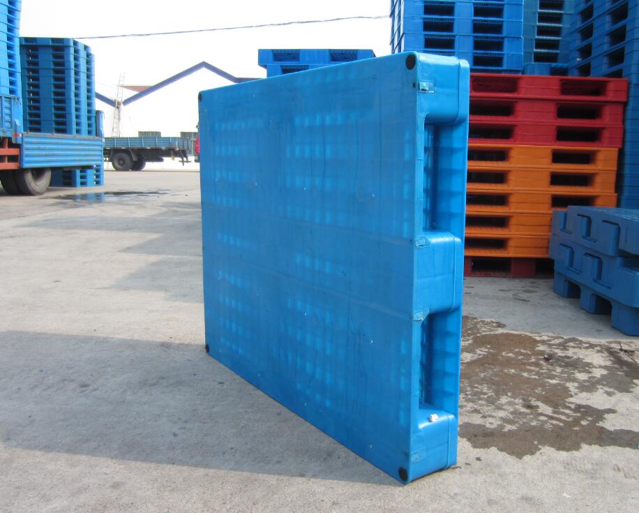 Anti-slip warehouse 4 way entry standard size durable racking 3 Runners 1200*1000 Plastic Pallets