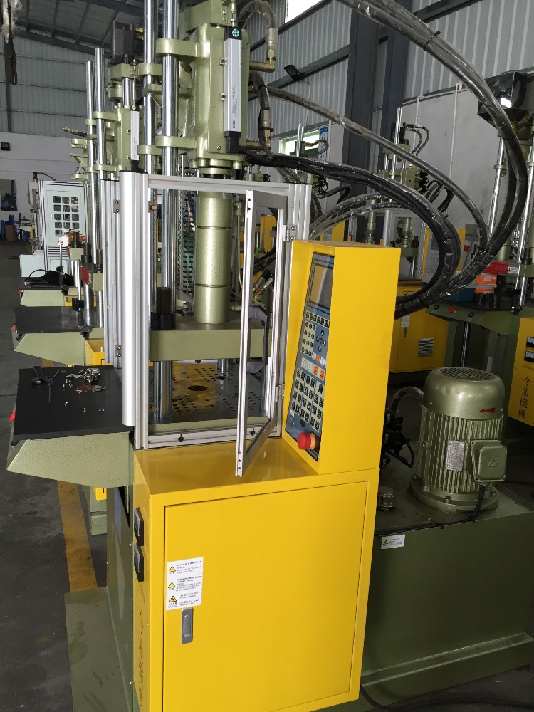 45T Plastic Vertical Injection Moulding Machine 110 Cm3 Theoretical Shot Volume For PVC Protector