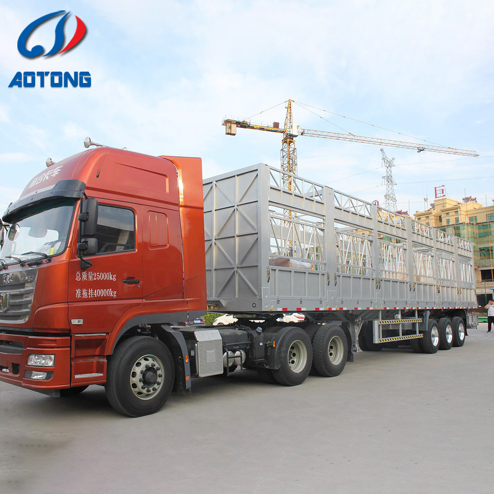 7-Way Electric System Semi-Trailer Perfect for Transporting Livestock and Bulk Cargo