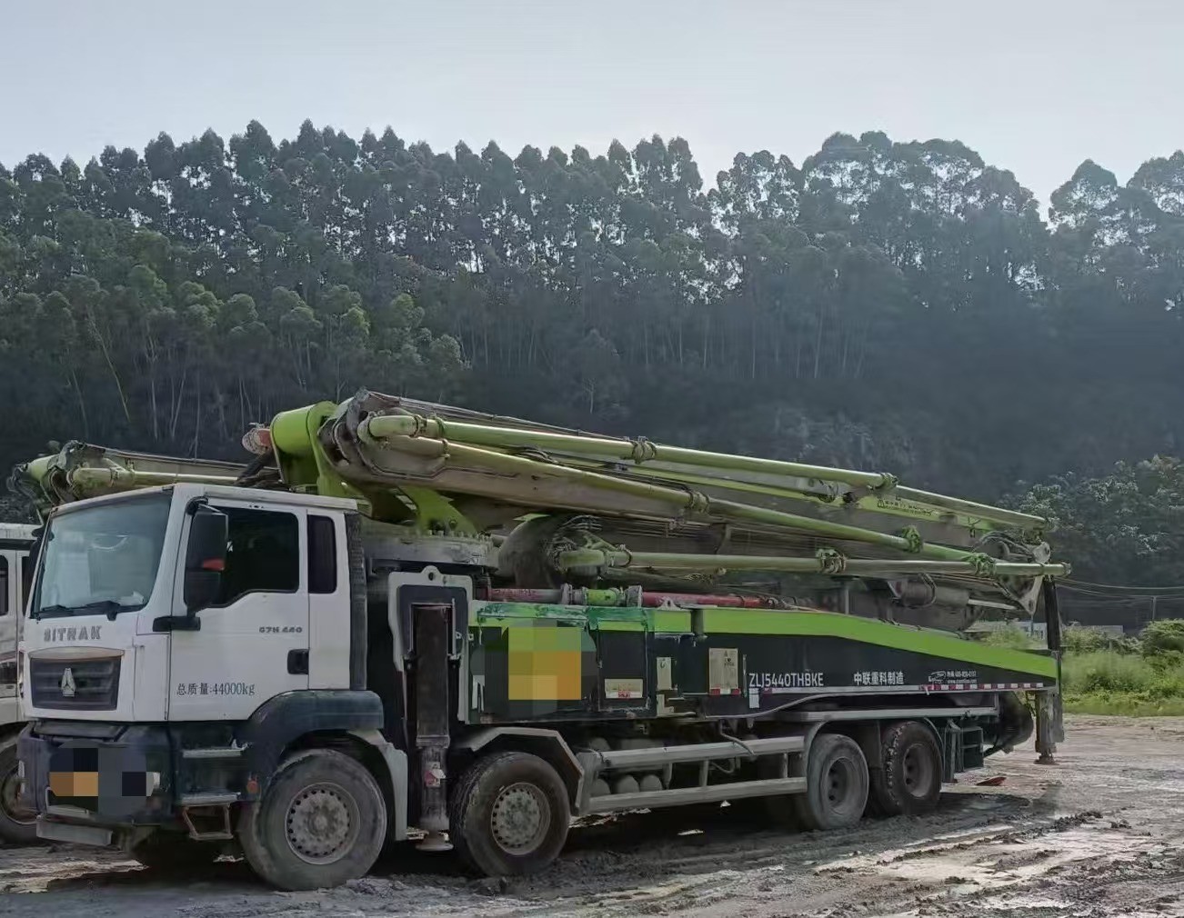 2020 56m Zoomlion concrete pump truck with Shandeka chassis for sale at a special price
