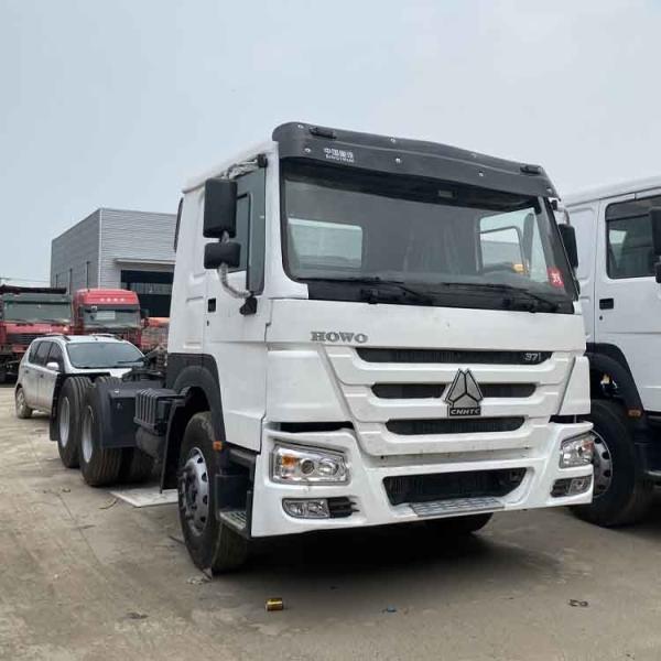 6x4 Drive Wheel Used Sinotruk Howo Head Tractor Truck with 6800 kg Gross Vehicle
