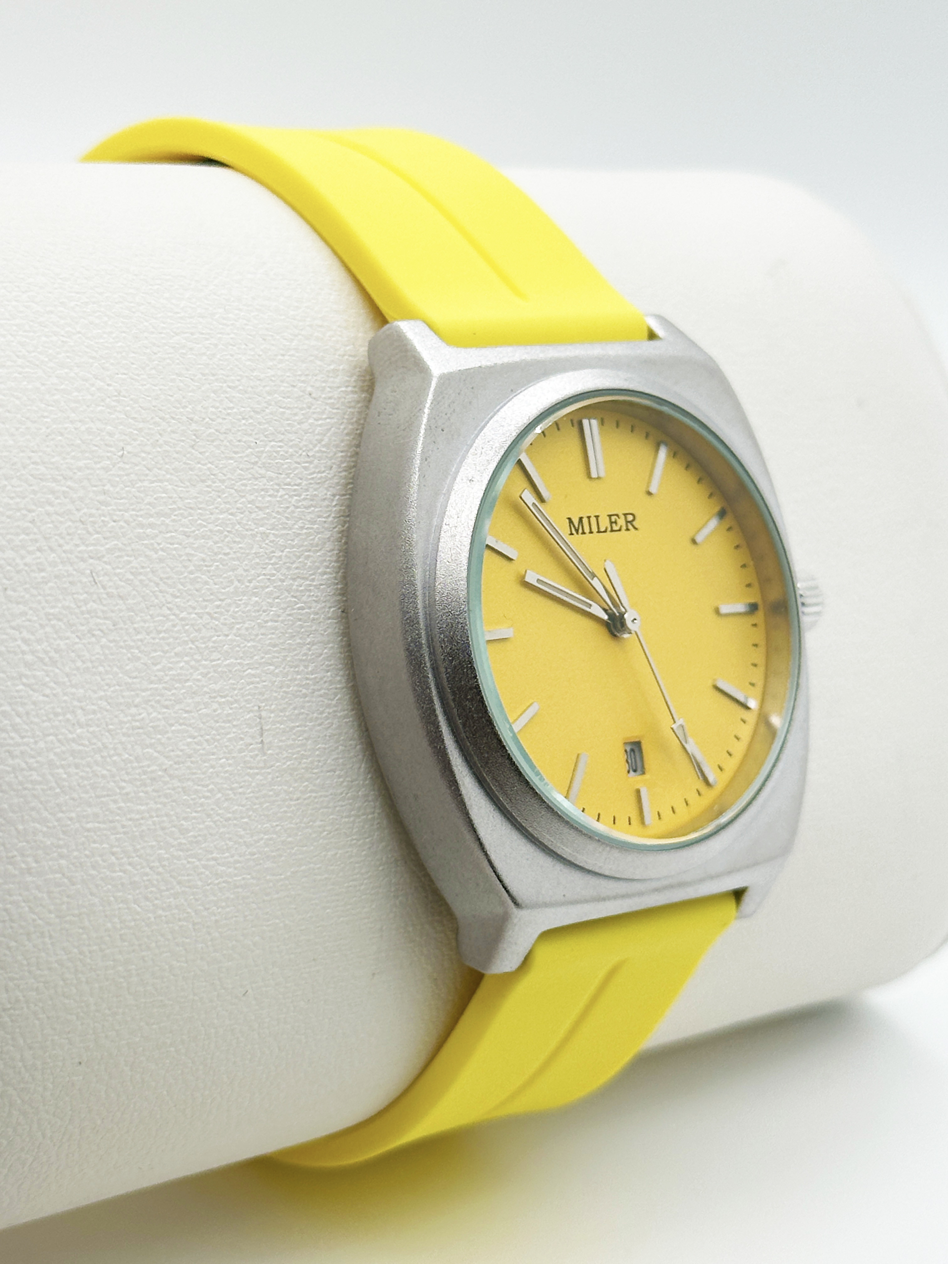 Factory Wholesale Waterproof Silicon Strap Watch Quartz Movement Men's Digital Sports Watches