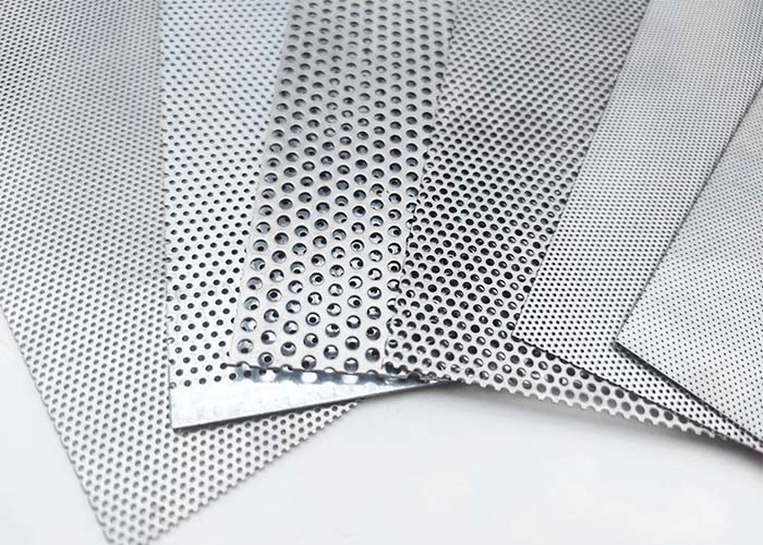 Staggered Center Perforated metal Sheets ASTM B209 Standard Various Materials Open Areas 5% - 79%