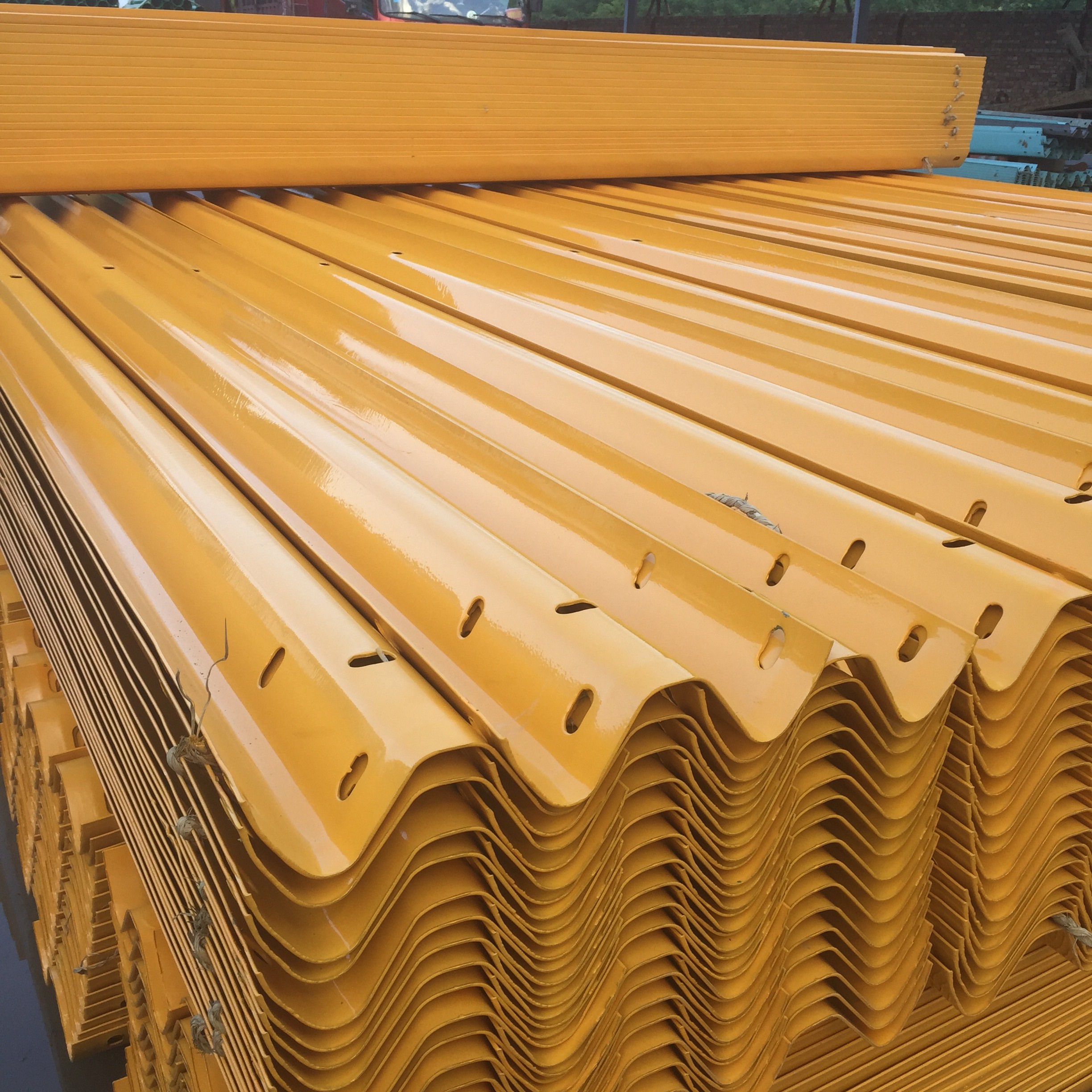 Road Traffic Safe Galvanized Highway Guardrail Blocker/Spacer Customized