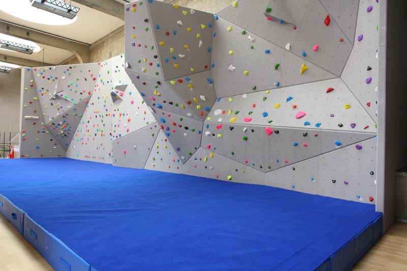 Outdoor Swimming Pool Rock Climbing Wall For Adults AT-SWP001