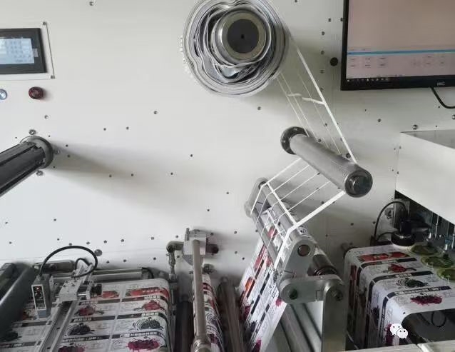VD3350 Digital Label Die Cutter with Slitting and Laminating