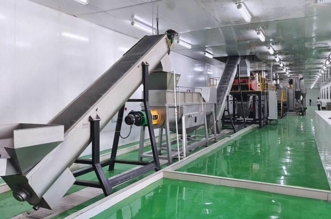 Waste PET Plastic Bottle Recycling Machine Plant Plastic Crusher Washing Line