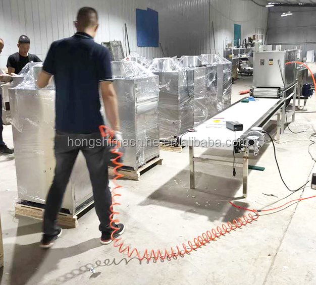 Automatic Garlic bulb breaking machine / Garlic peeler skin removing machine /Garlic peeling machine
