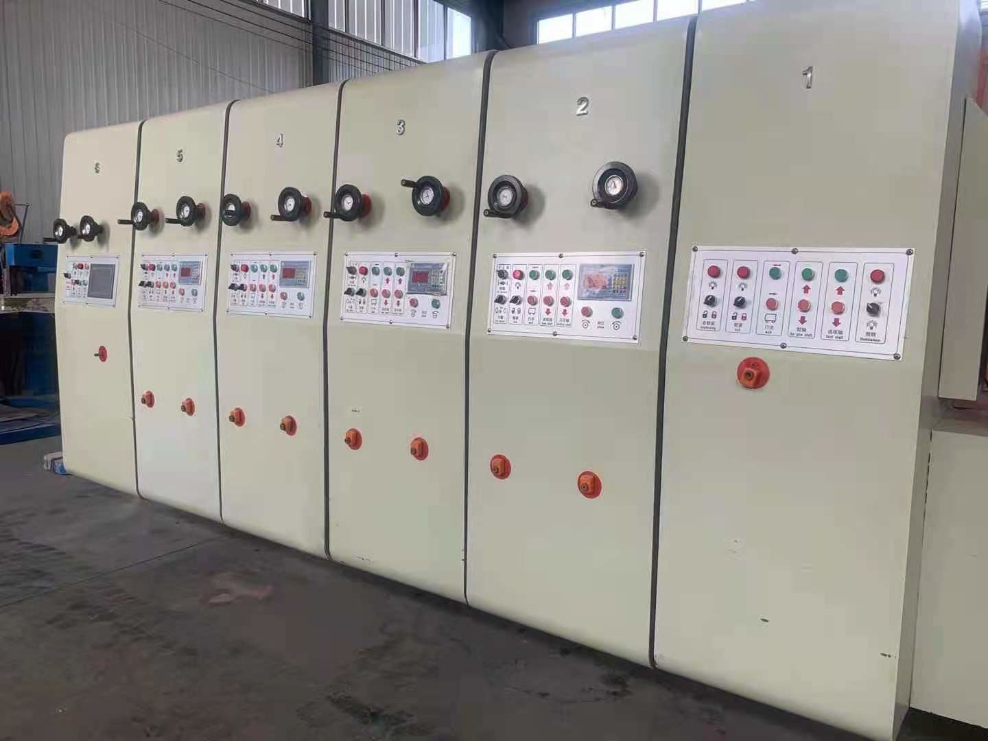 Ink Drying Oiling Full Adsorption 300pcs/Min Flexo Printing Slotting Die Cutting Machine