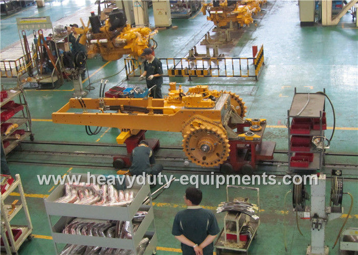 Earth Movers Equipment Crawler Bulldozer Hydraulic Control 1095mm blade Lift height