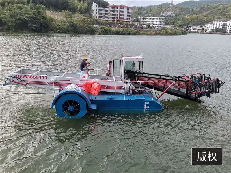 Aquatic reed harvester New Design machine testing of equipment for rives and lakes