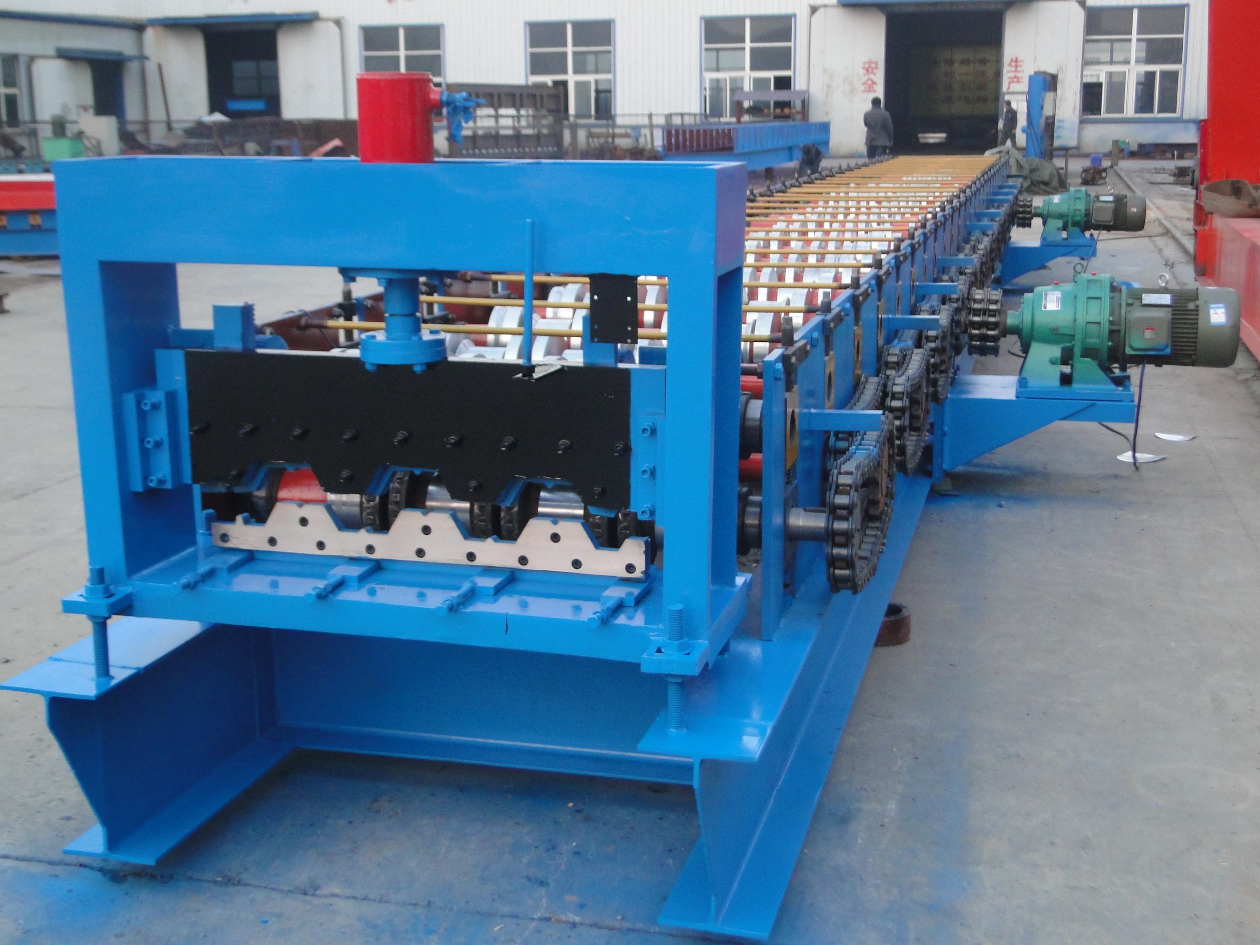 3T Metal Deck Roll Forming Machine For Color Steel Sheet 12m/min