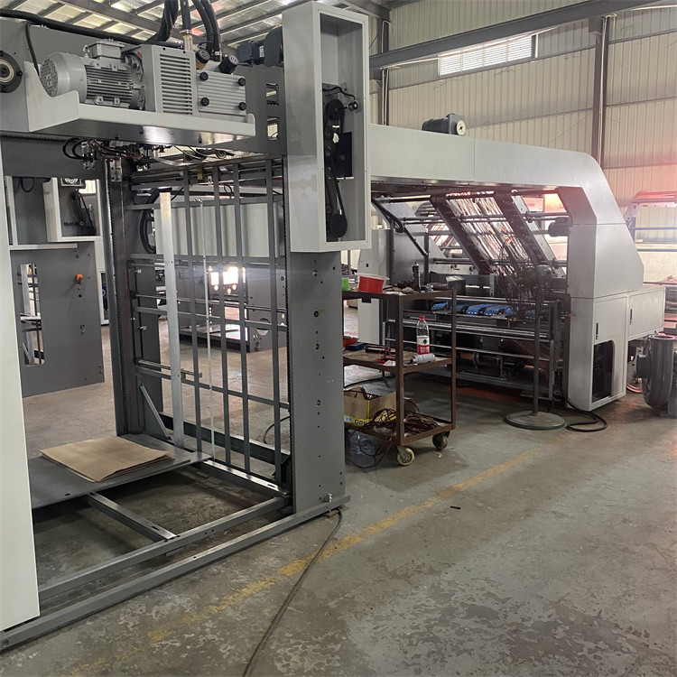 Easy Operation High Speed Automatic Flute Laminator With Auto Flip Flop Stacker