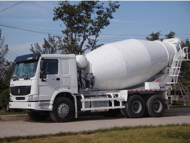 10cbm Customized Cement Mixer Truck , Advance Cement Truck With 6x4 320hp Chassis