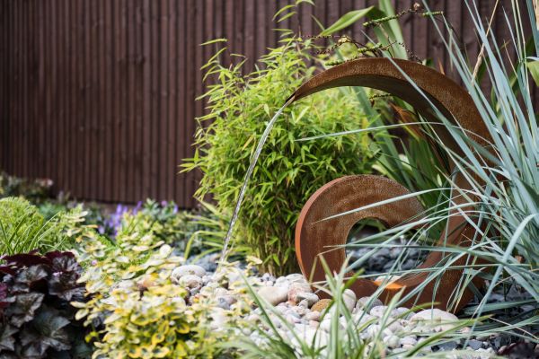 Outdoor Metal Water Feature Corten Steel Water Fountain Garden Ornament 