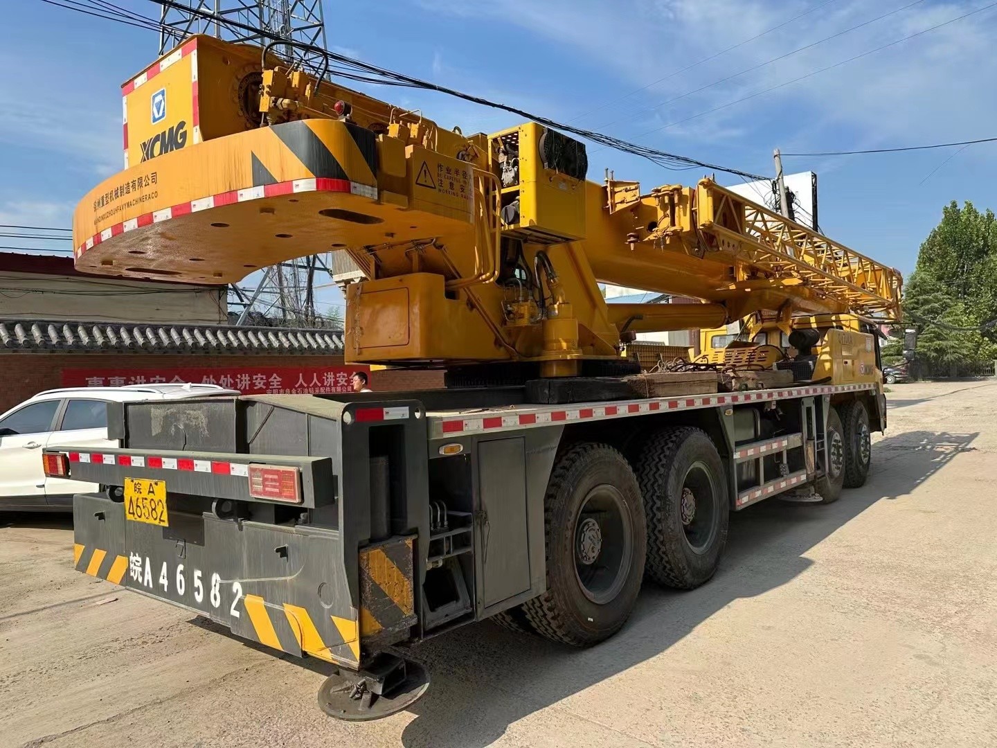 Chinese famous brand XCMG 25 Ton 30n TON 50 Ton 70 Ton 100 ton 130 TON mobile truck crane for sale