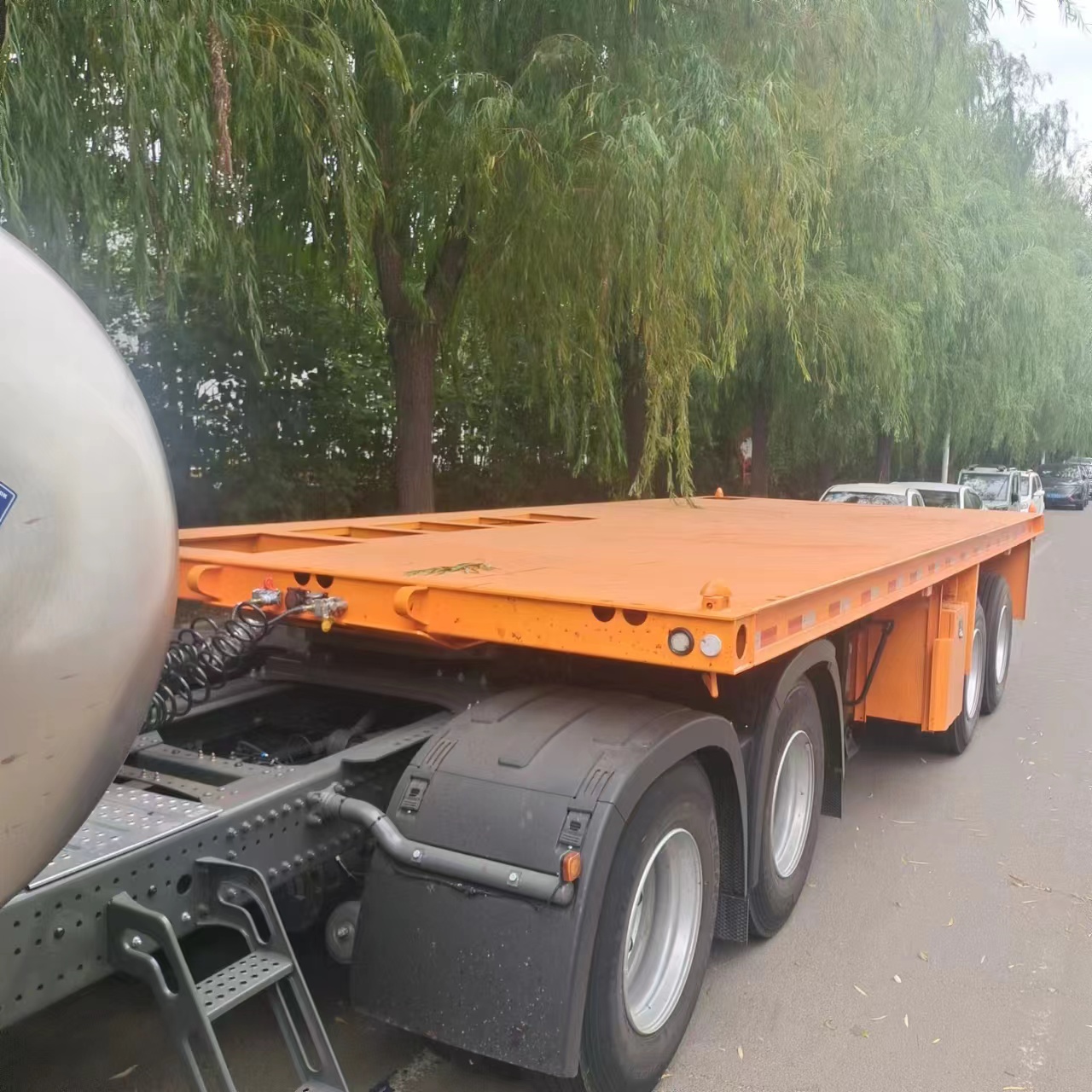 CIMC 40/ 45ft 2 Axle space frame structure of high-strength steel 16Mn steel welded longitudinal beam Entensible Flatbed Trailer