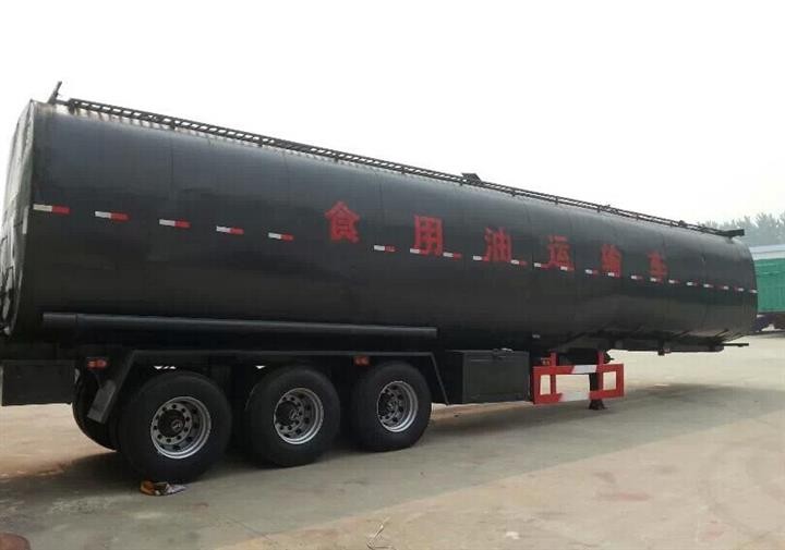 Custom Bogie Suspension Semi Tanker Trailer 28T Loading Capacity For Oil