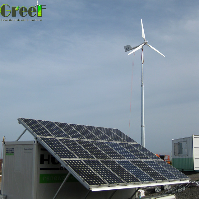5.6M Rotor Diameter Pitch Control Wind Turbine with FRP Blades 0.3N.M Start Torque