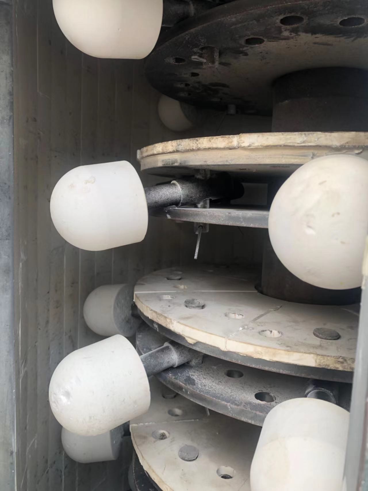 Glass Ceramic Quartz Crushing Machine Iron Free Quartz Rock Crusher