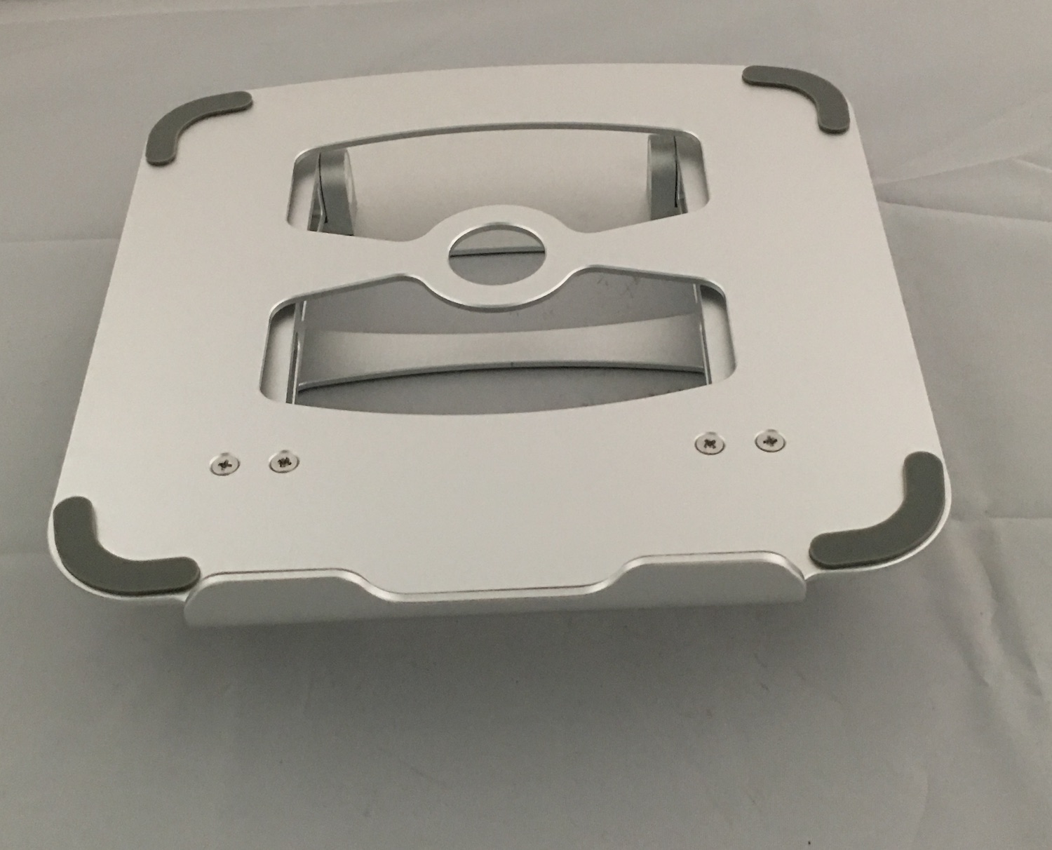 Custom CNC Lathe Machining Metal Laptop Stand Aluminum Cell Phone Stand 3.0mm