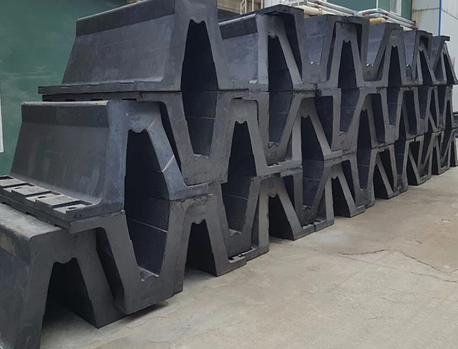 High Energy Absorption 1000mm V Type Fender For Ships And Boats