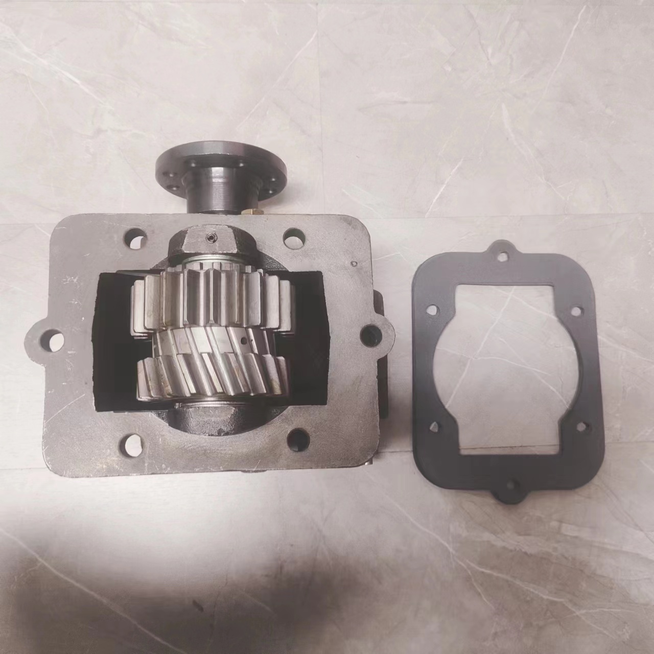 12-Speed Gearbox for Shacman Howo Faw 12js200t-1701105 Fast and Durable Performance