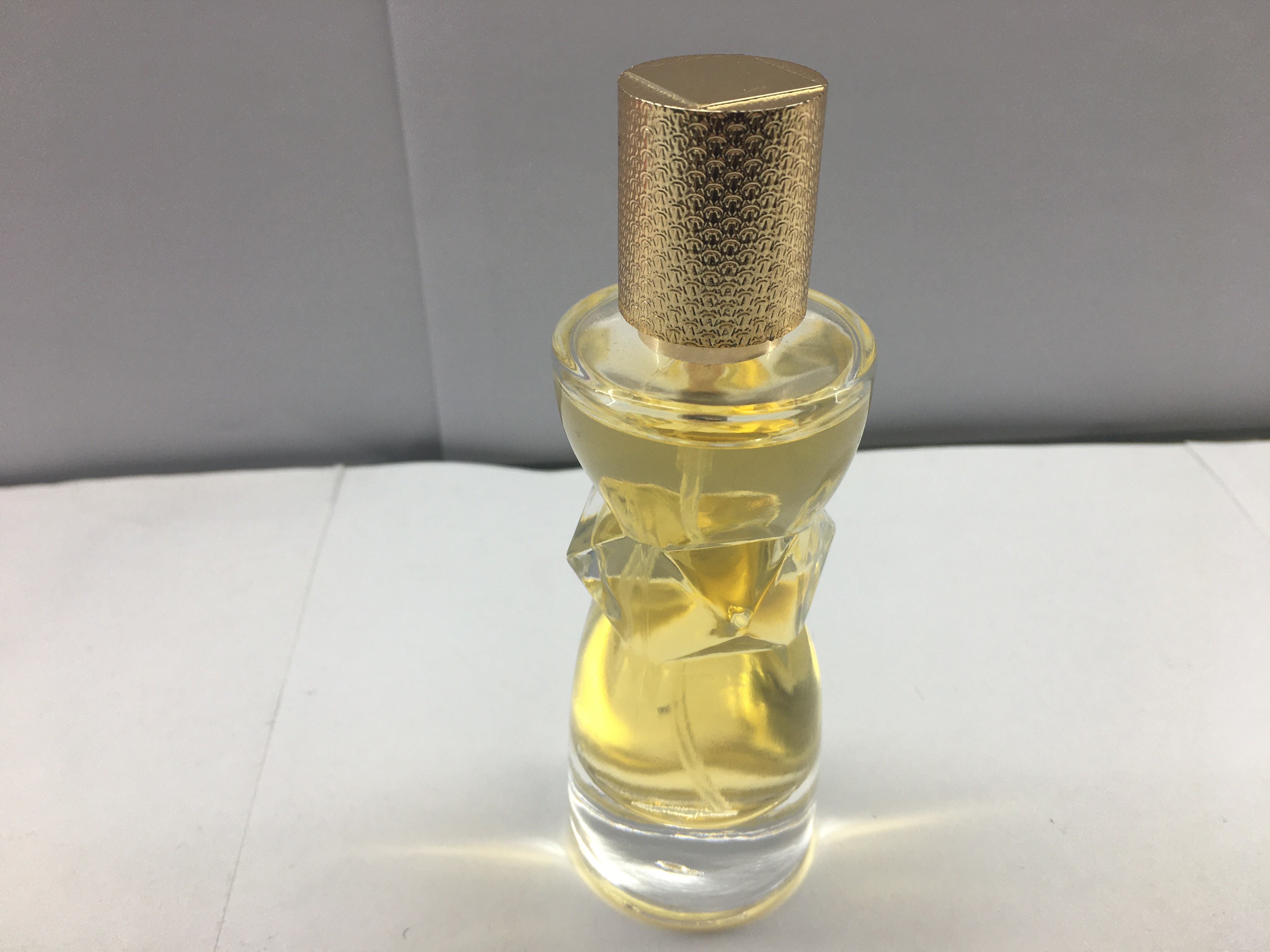 SGS ISO9001 MSDS Luxury Perfume Bottles Empty Container Atomizer