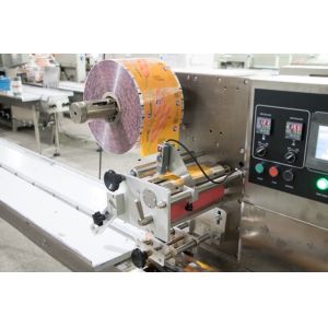 Multi-function automatic cookies bread wafer food packaging machine