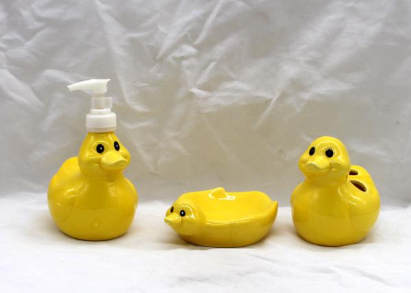 Dolomite Duck Bathroom Set , Ceramic Toothbrush Holder Lotion Dispenser Soap