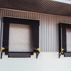 Adjustable Loading Dock Shelters Wear Resisting Fireproof Anti Pulling