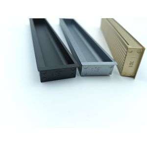  Modern, simple embedded handles – available in dark colors. Ideal for use in bedroom and kitchen drawers, as well as on dressing tables. The furniture Manufactures