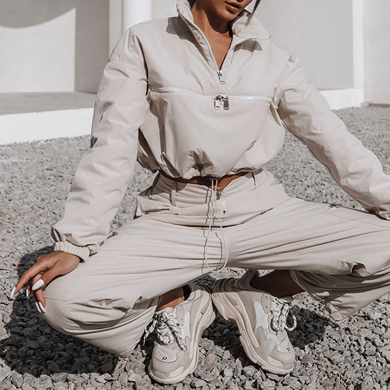 Women's Half Zip Pullover Tracksuit with Customized Labels and Windbreaker Jacket