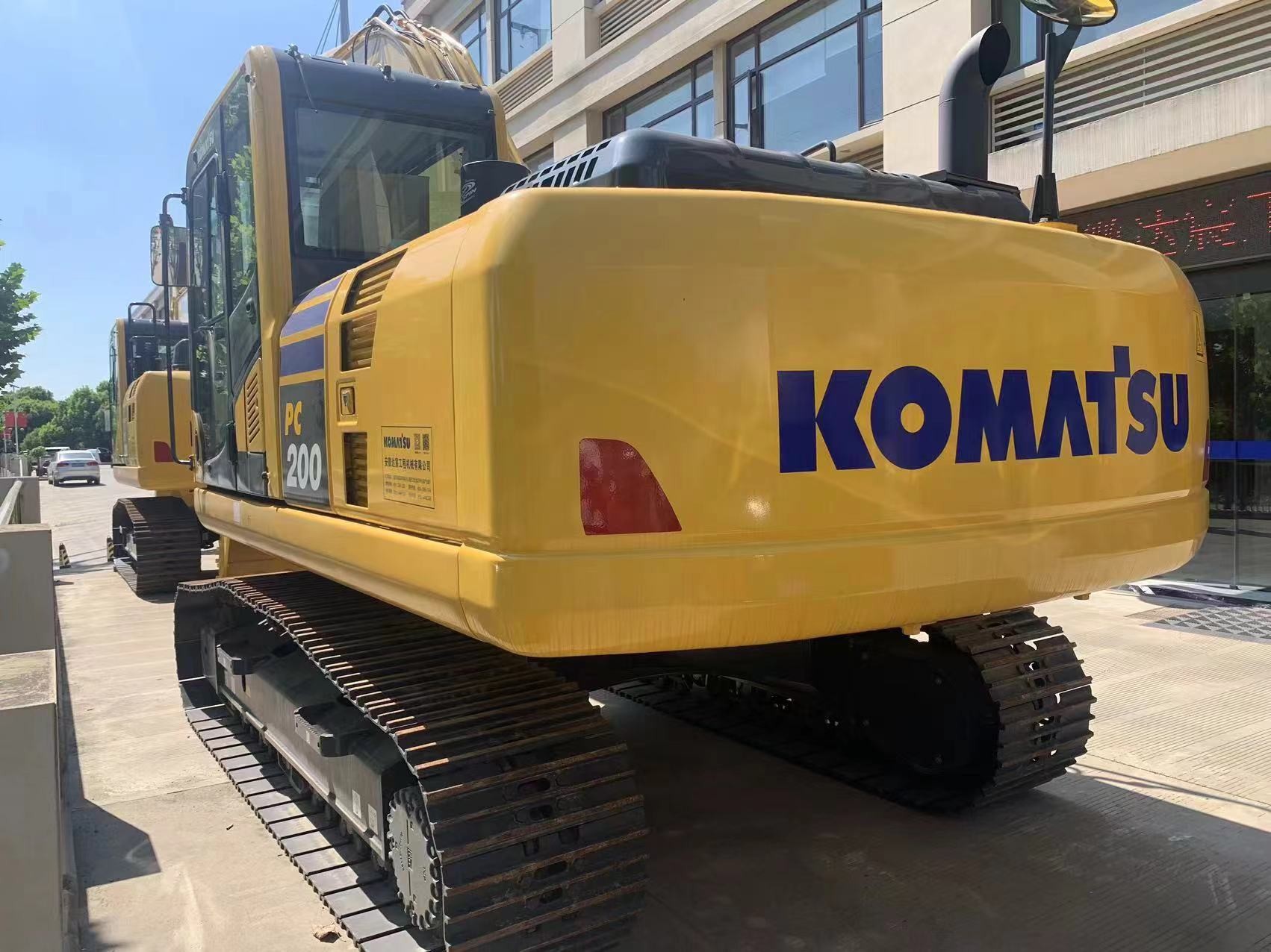 Brand New PC200 Komatsu Excavators 1m3 Bucket Capacity 110kw Rated Power
