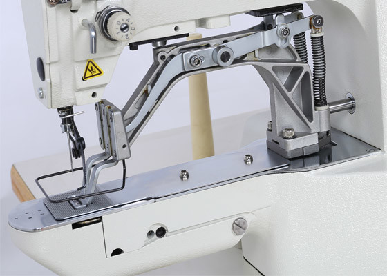 Tight Zig Zag Bar Tacker Industrial Sewing Machine Repeated Back And Forth Over