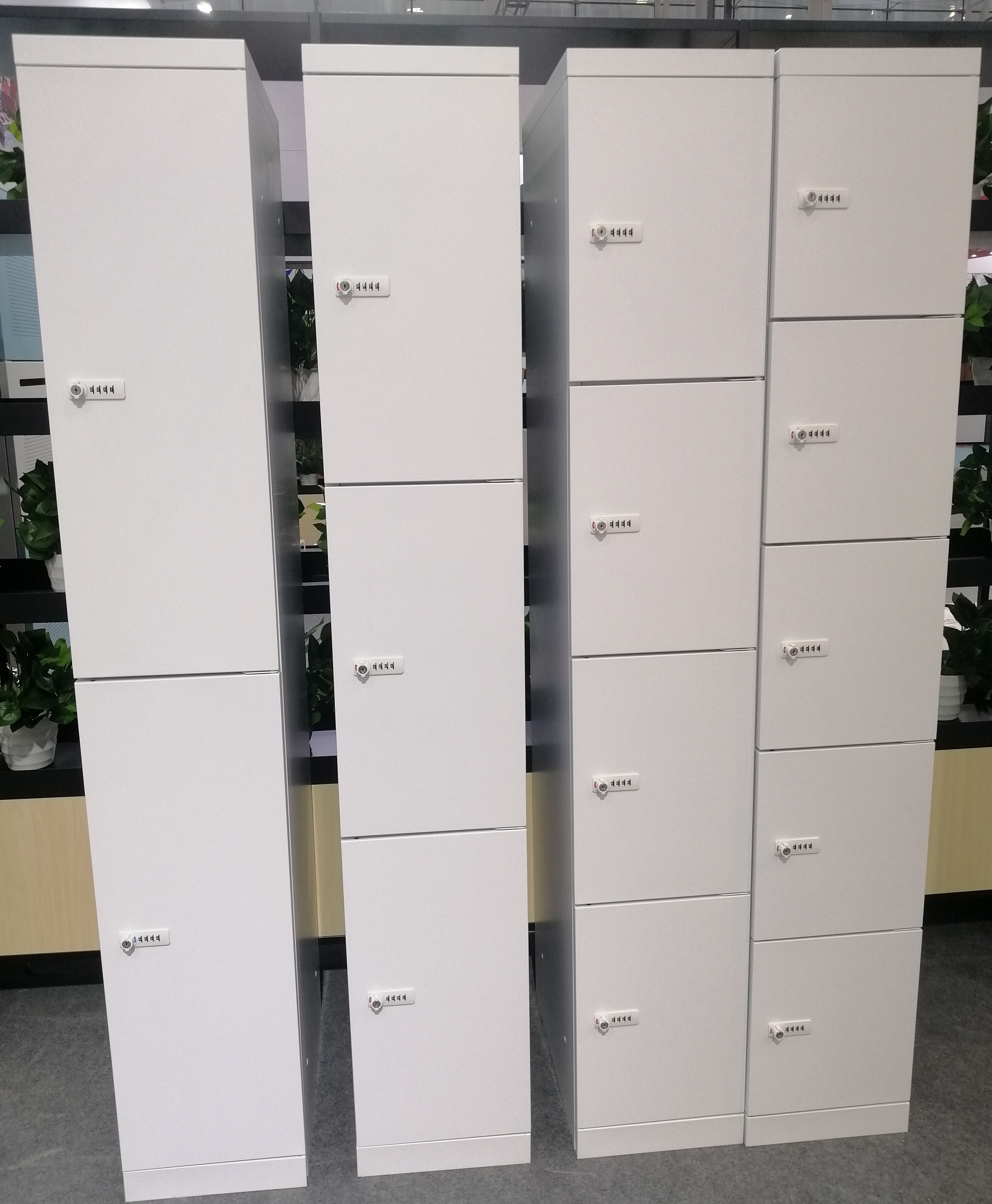 Cold Rolling Steel Plate 3 Door Steel Locker Vertical
