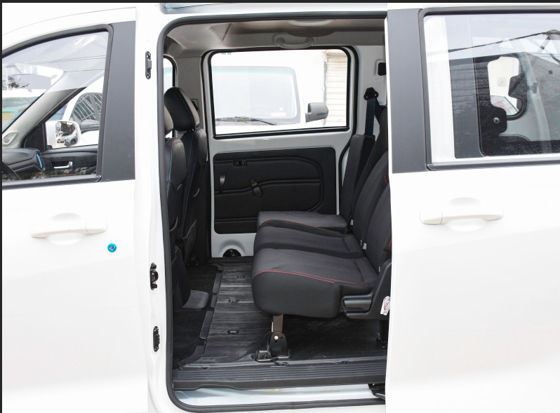 Left Steering Electric MPV Car Multifunction Electric Family Vehicles Fengon E380