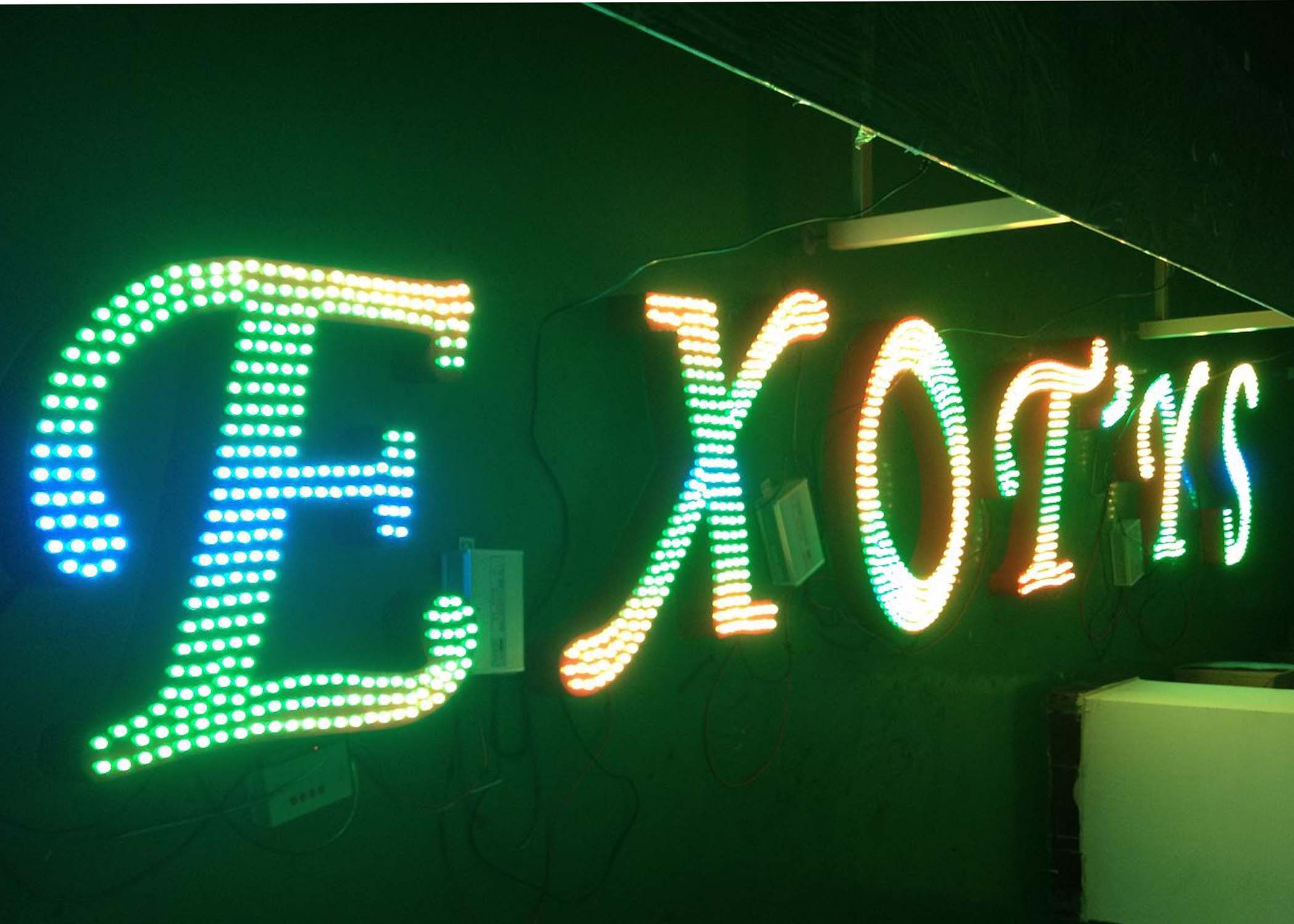  Metal Shell Programmable Animation Advertising LED Signs , LED Display Sign Manufactures
