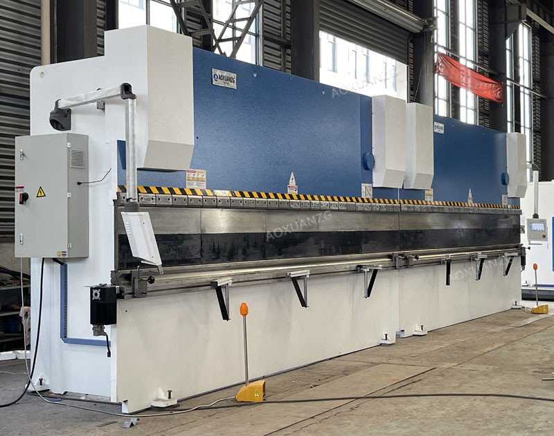 CNC Hydraulic Press Brakes With Servo Motor TP10S