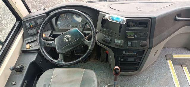 Used Tour Bus For Africa Used Golden Dragon Bus Yuchai Rear Engine 233kw 53seats Euro IV Airbag Chassis Low Kilometer