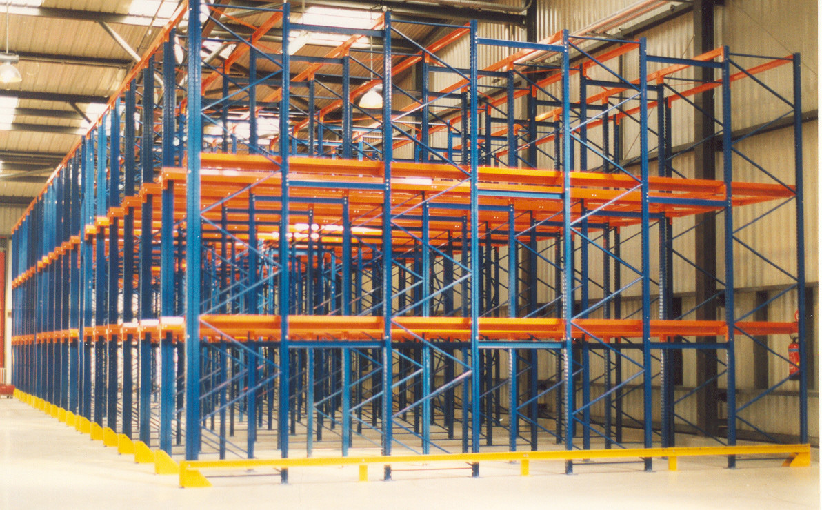 Heavy Duty Push Back Shelf Racking Drive In Pallet Roller Rack System For Warehouse