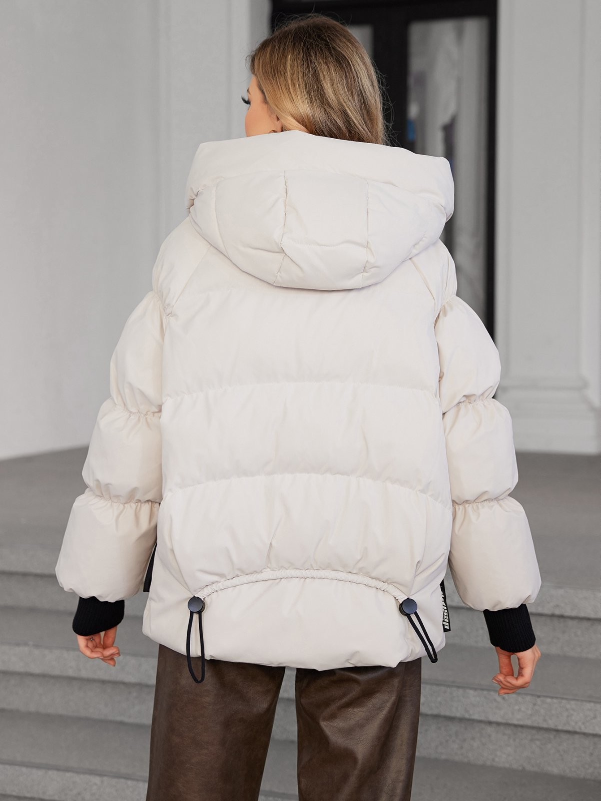 Thickened Down Filling Women's Coats In Casual Style Oversize Fit And Bright Colours For A Modern And Comfortable Look