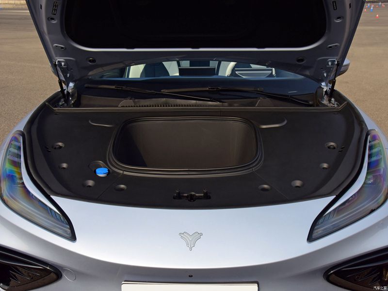 High Speed Electric Car NEZHA Neta GT 2023 Model with Ternary Lithium Batteries and 4715x1979x1415 mm Dimensions