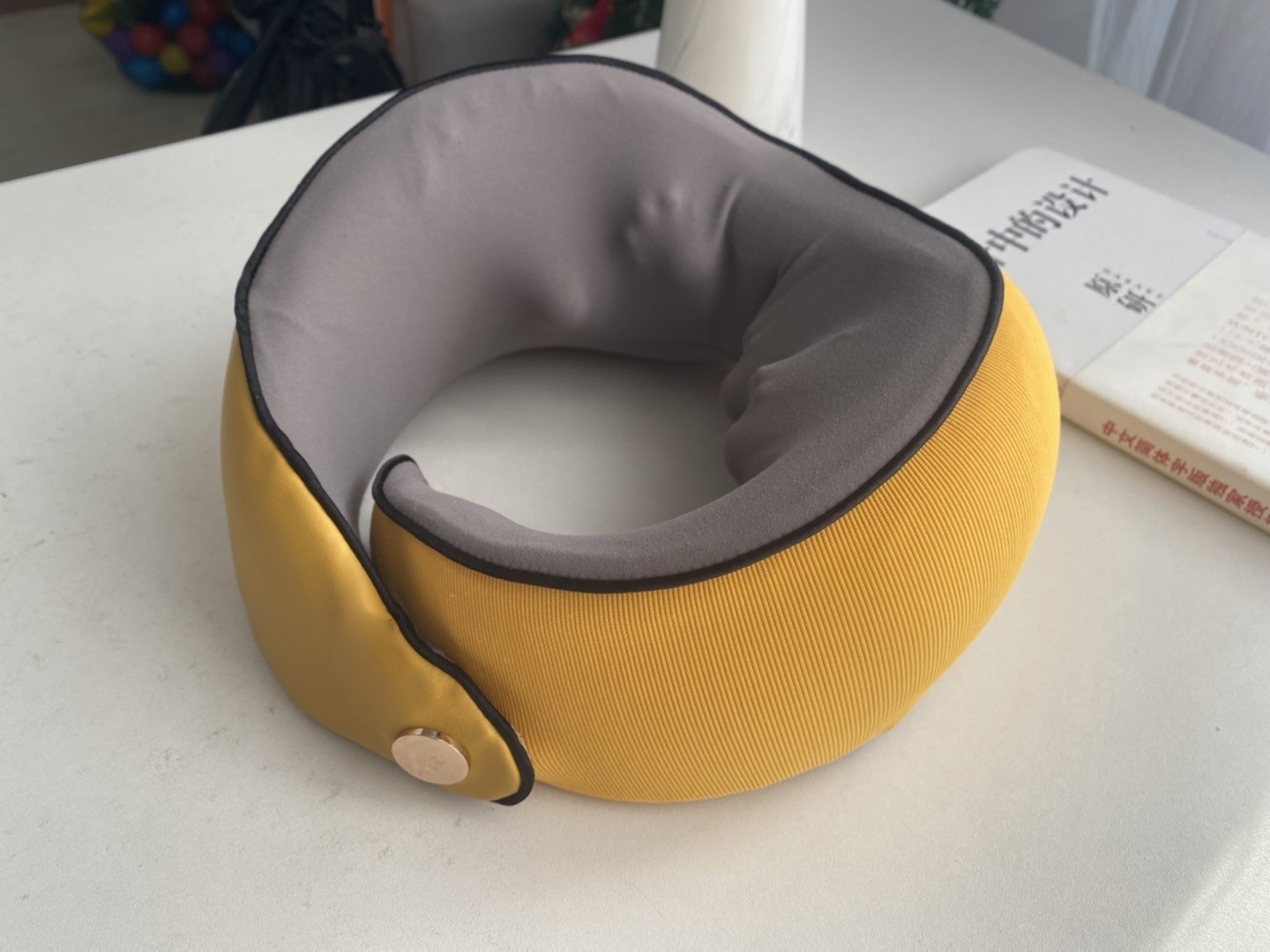 Portable Heated Neck Pillow , Adjustable Massage Memory Neck Pillow