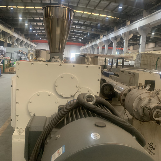 45RPM Conical Double Screw Extruder Plastic Pipe Machine