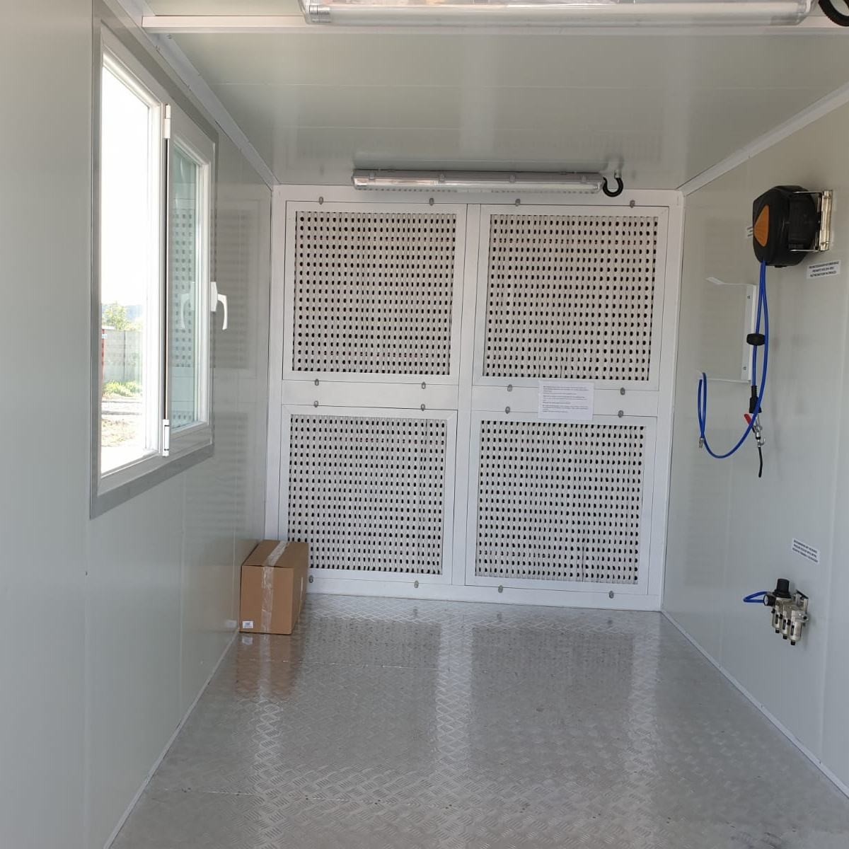 Convenient Mobile Container Spray Booth Paint Booth Systems For Automotive Repair And Refinishing