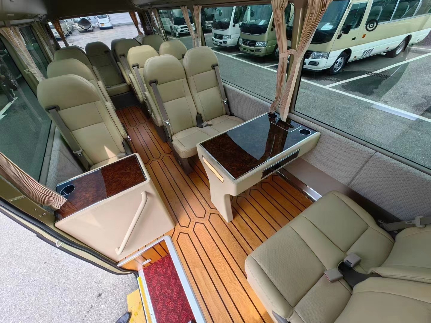 Toyota Coaster 17-seater tourist bus business reception bus gasoline rear drive 4×2 manual transmission